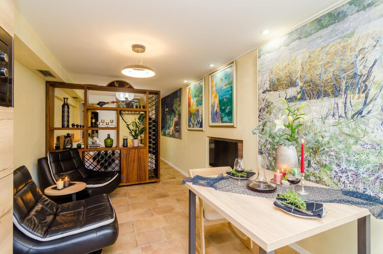 Apartment Getaway *